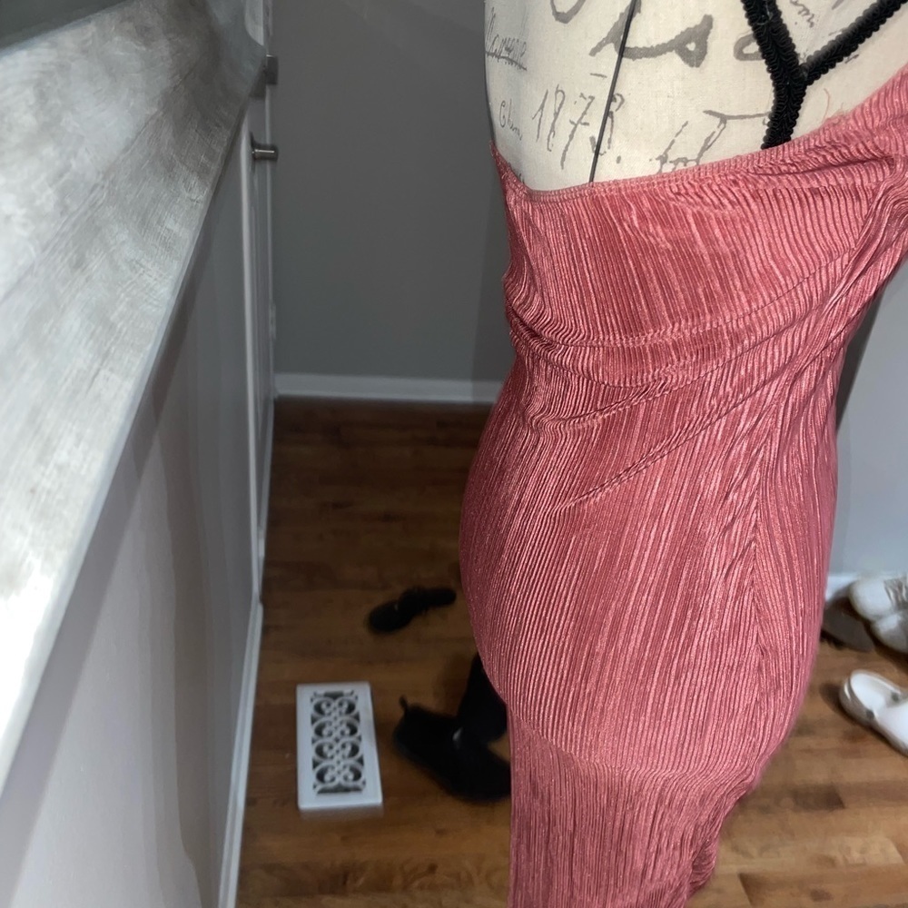 NEW Metallic Plisse Pink Color Cocktail Dress - Picture 5 of 7